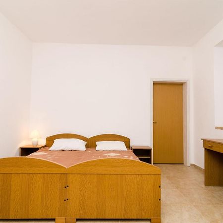 Guest House Kiko Pomena Ruang foto